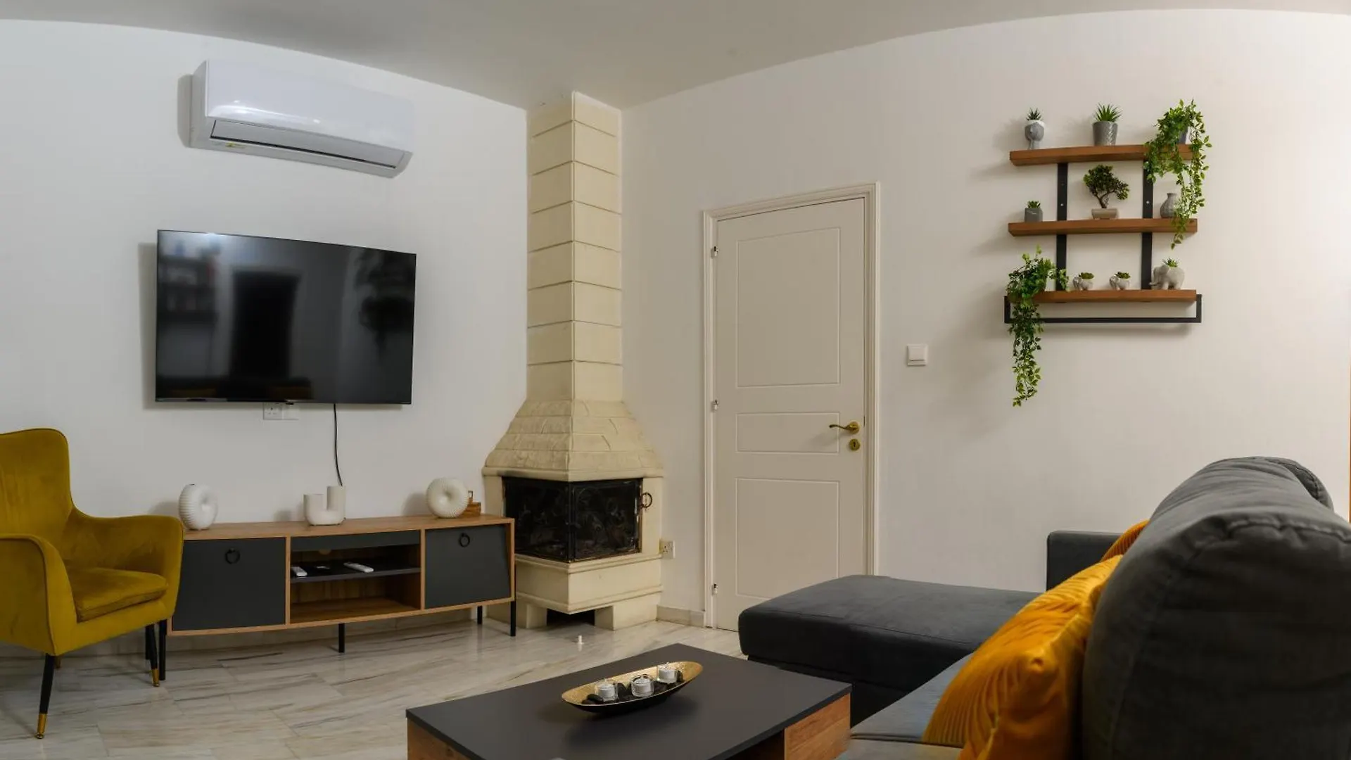 Ariel 3 Bed Apartment Larnaca 0*,  Cipro